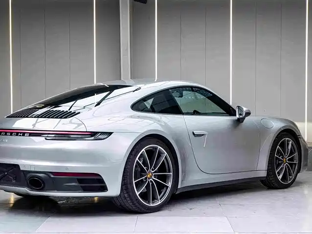 Porsche 911 2023 — фото 9
