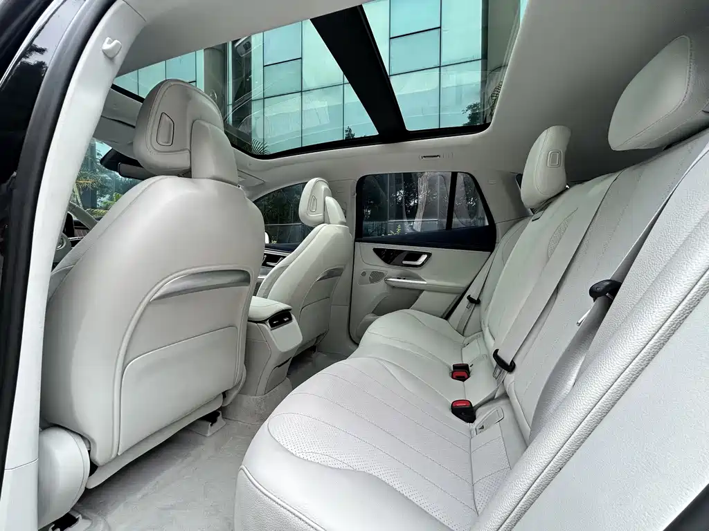 Mercedes-Benz EQE SUV 2023 — фото 17