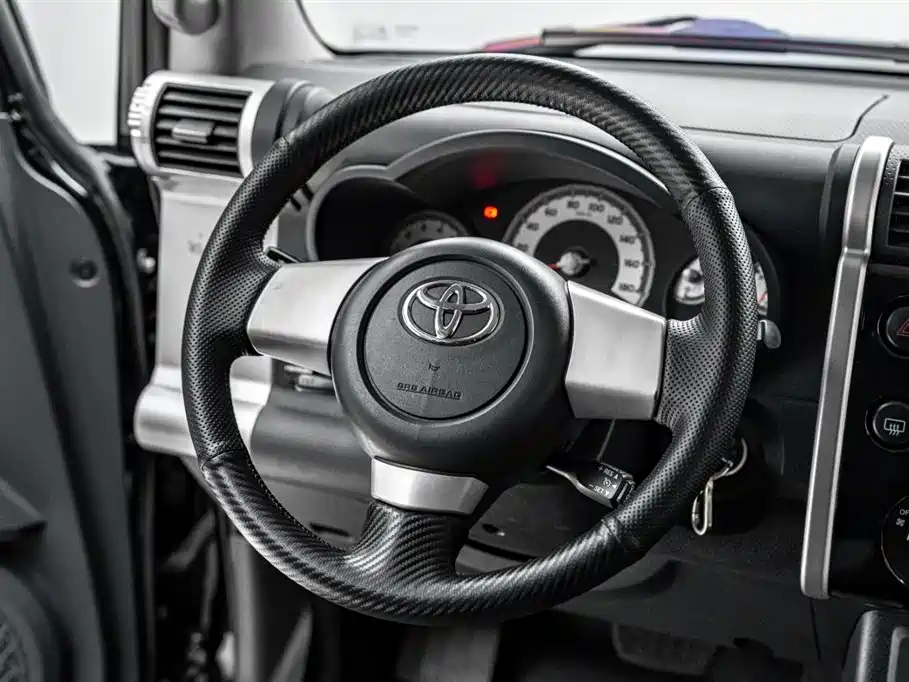 Toyota FJ Cruiser 2020 — фото 30