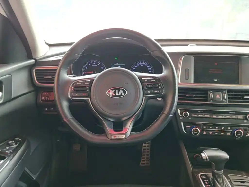 Kia K5 2015 — фото 11