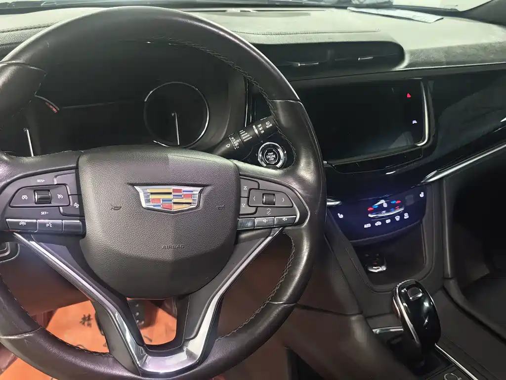 Cadillac XT6 2019 — фото 11