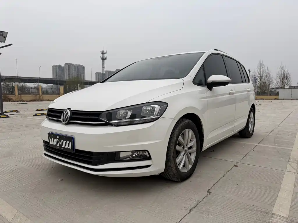 Volkswagen Touran 2021 — фото 3