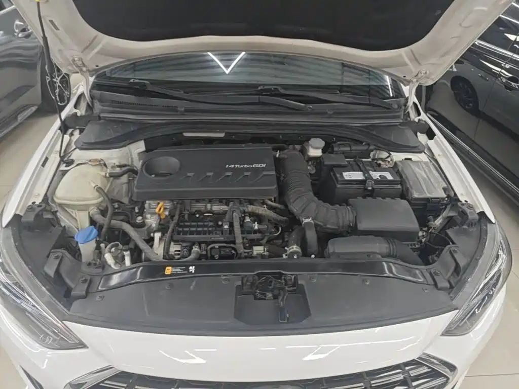 Hyundai Elantra 2020 — фото 20