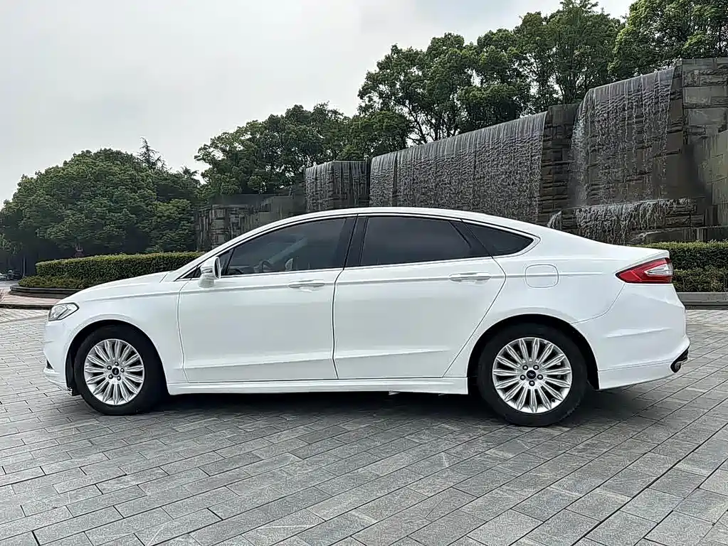 Ford Mondeo 2014 — фото 4