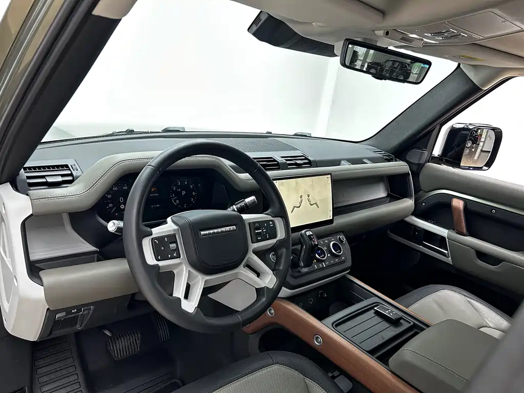 Land Rover Defender 2022 — фото 8