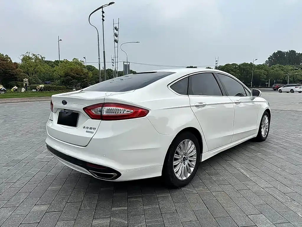 Ford Mondeo 2014 — фото 5