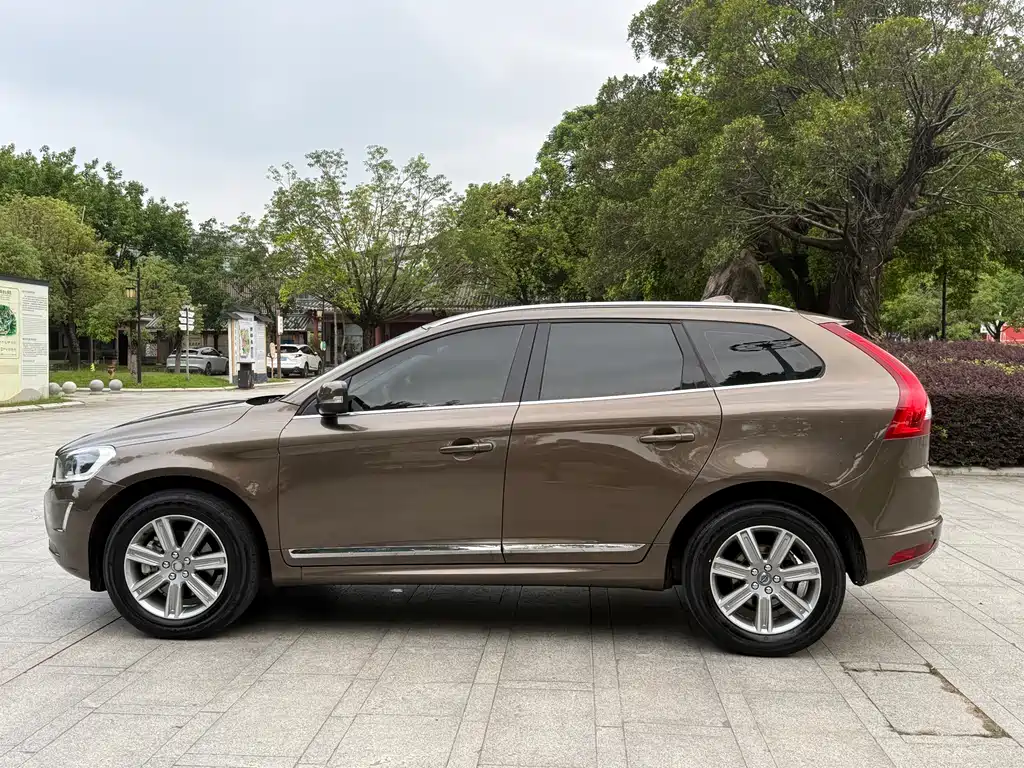 Volvo XC60 2016 — фото 10