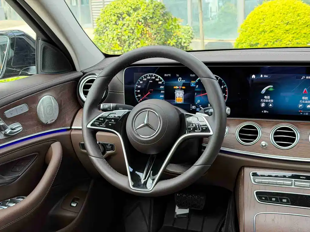 Mercedes-Benz E-Class 2023 — фото 9