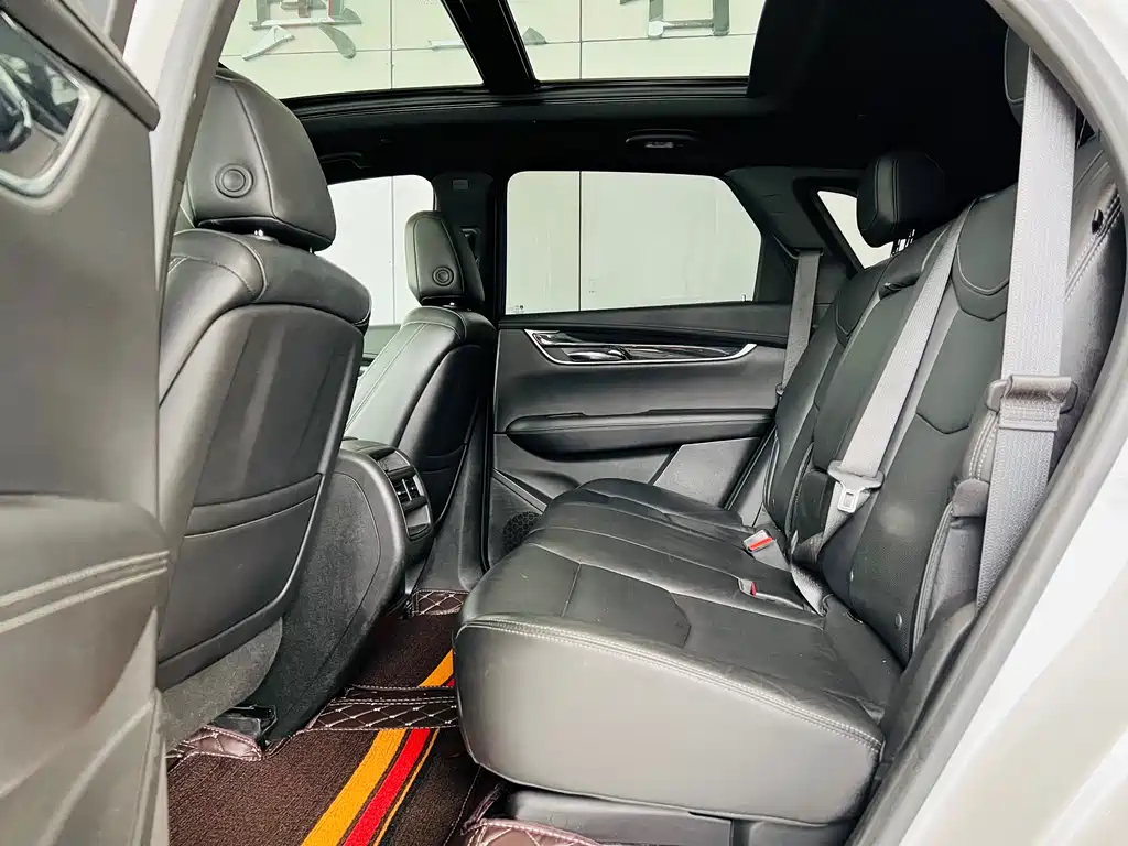 Cadillac XT5 2020 — фото 11