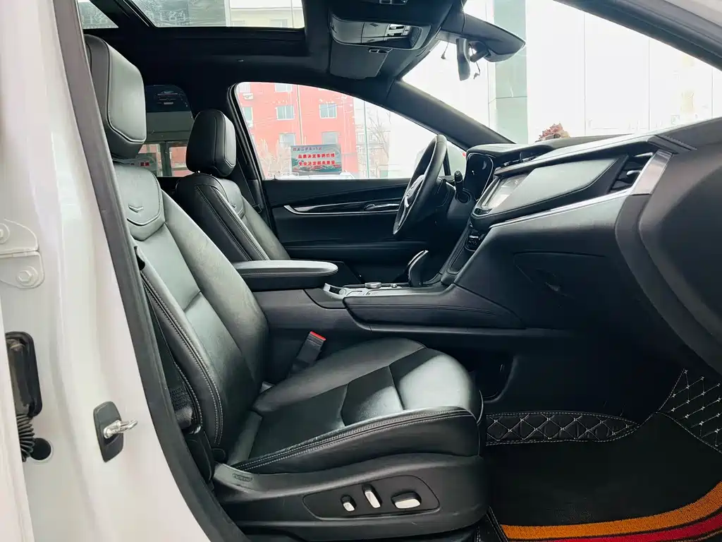 Cadillac XT5 2020 — фото 23