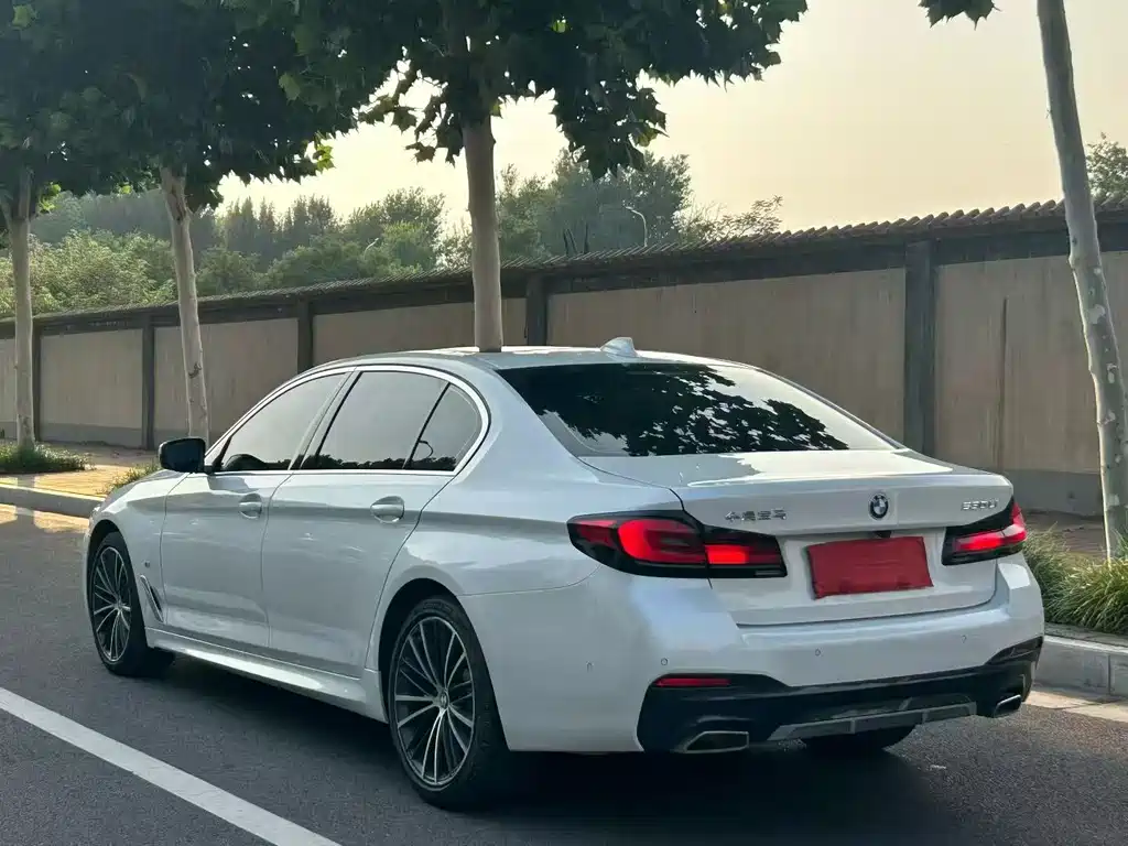 BMW 5 Series 2023