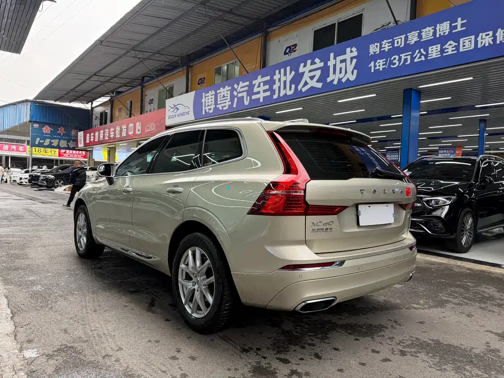 Volvo XC60 2020 — фото 22