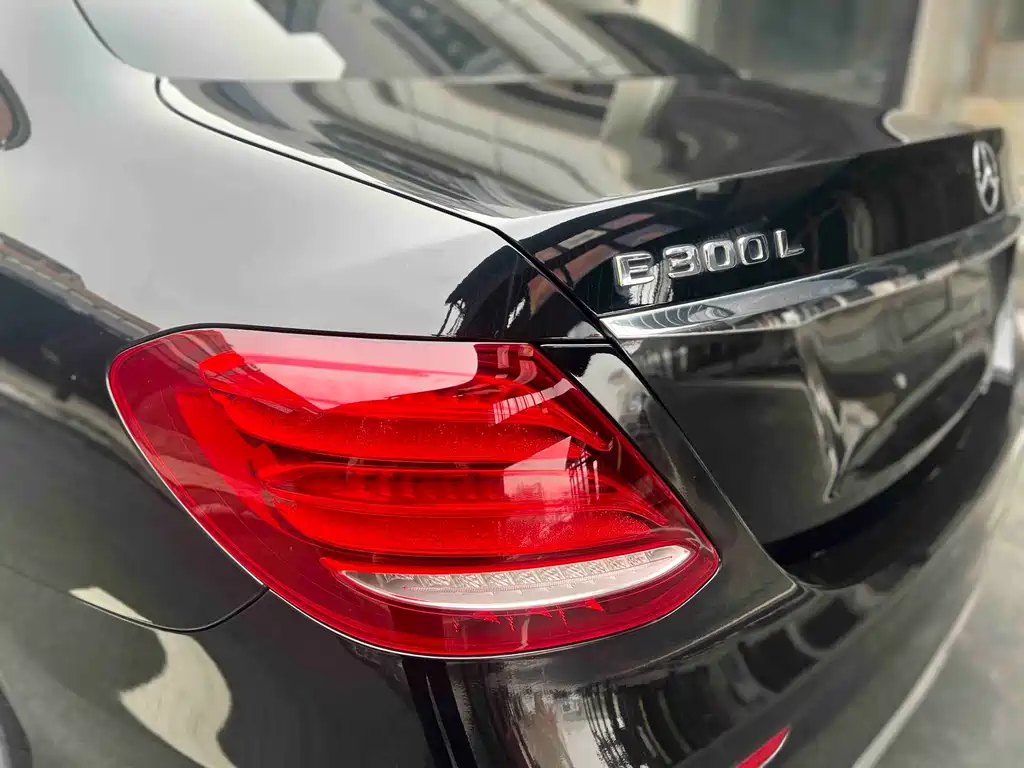 Mercedes-Benz E-Class 2018 — фото 13