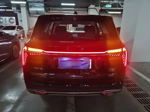 Hongqi HS7 PHEV 2025