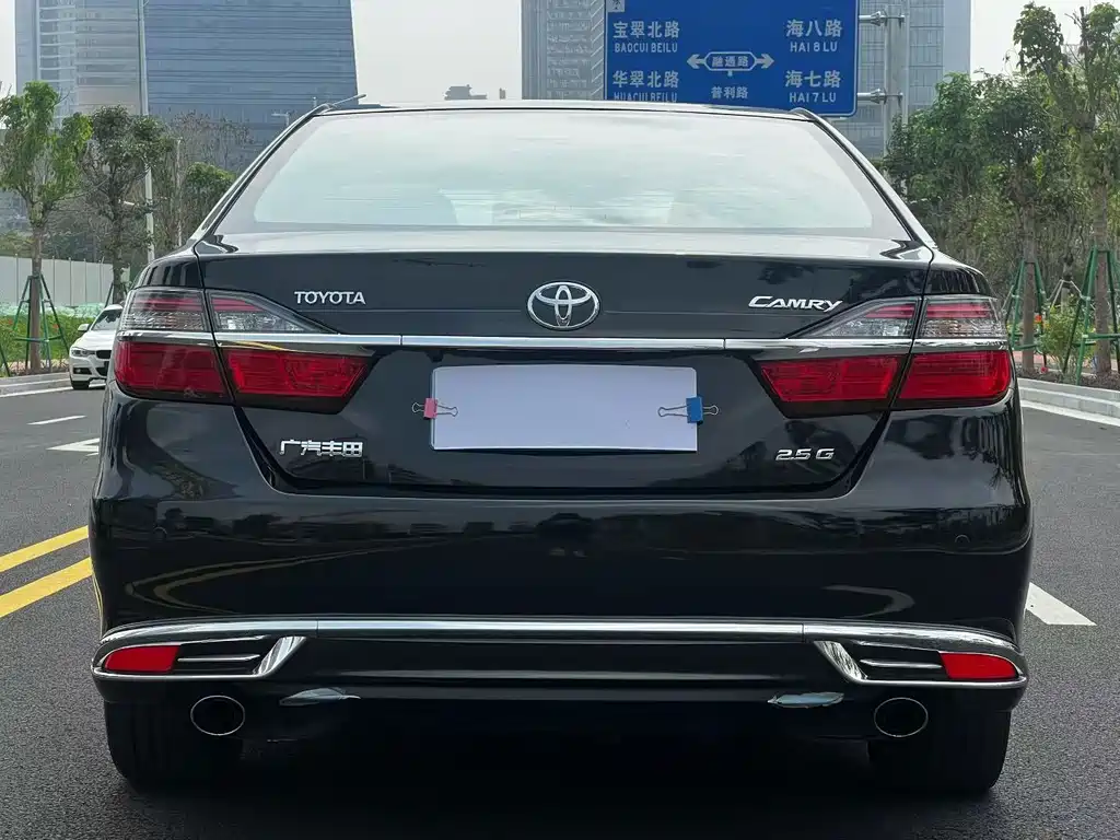Toyota Camry 2017 — фото 8