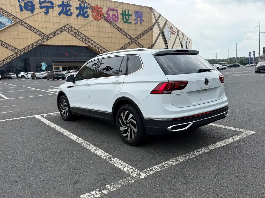 Volkswagen Tiguan L 2022