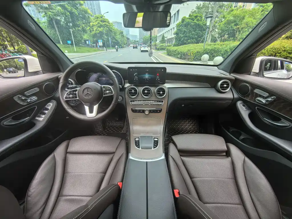 Mercedes-Benz GLC 2020 — фото 16
