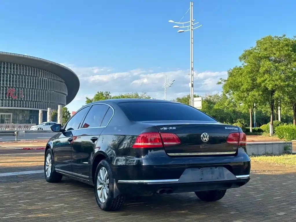 Volkswagen Magotan 2012