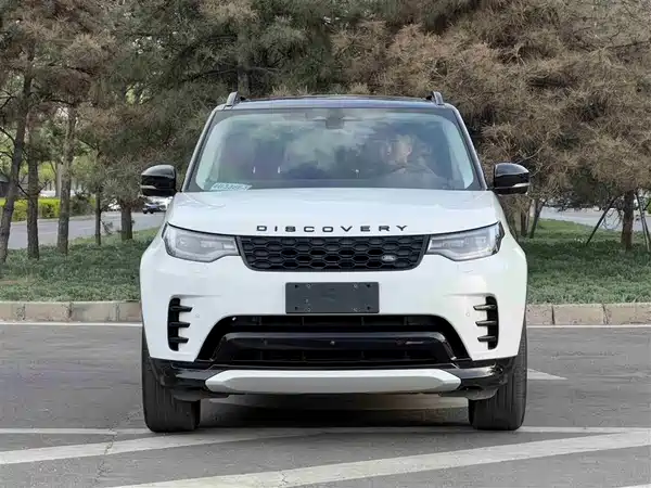 Land Rover Discovery 2023
