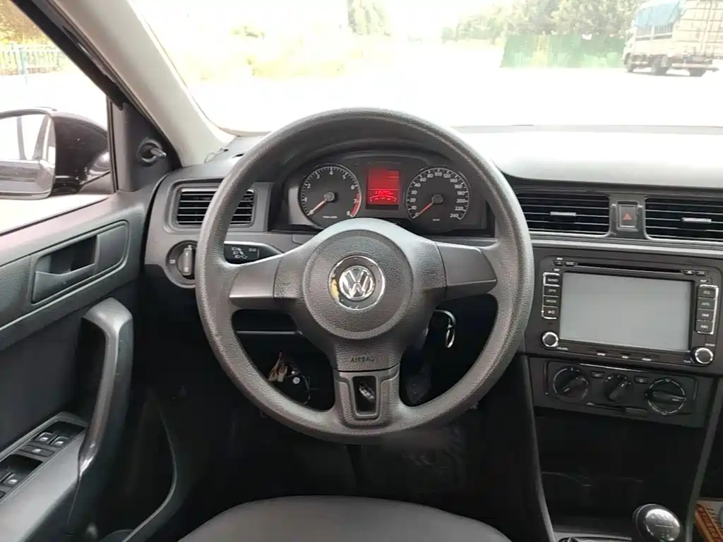 Volkswagen Santana 2015 — фото 11