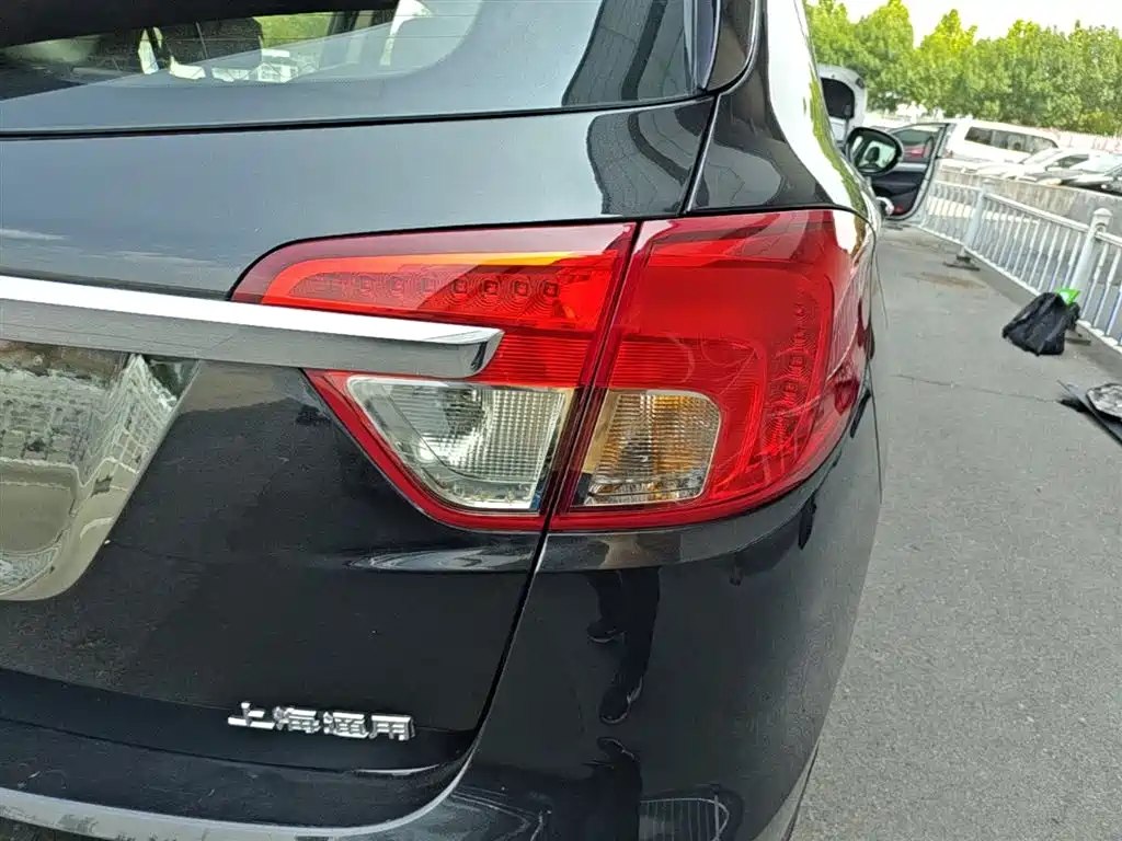 Buick Envision Plus 2015 — фото 8