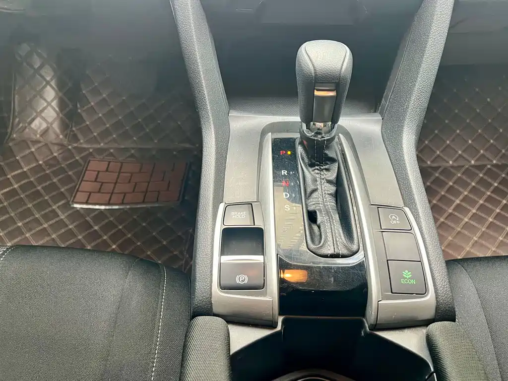 Honda Civic 2018 — фото 17