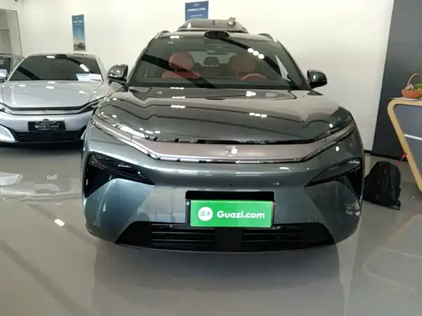 BYD Tang L 2025