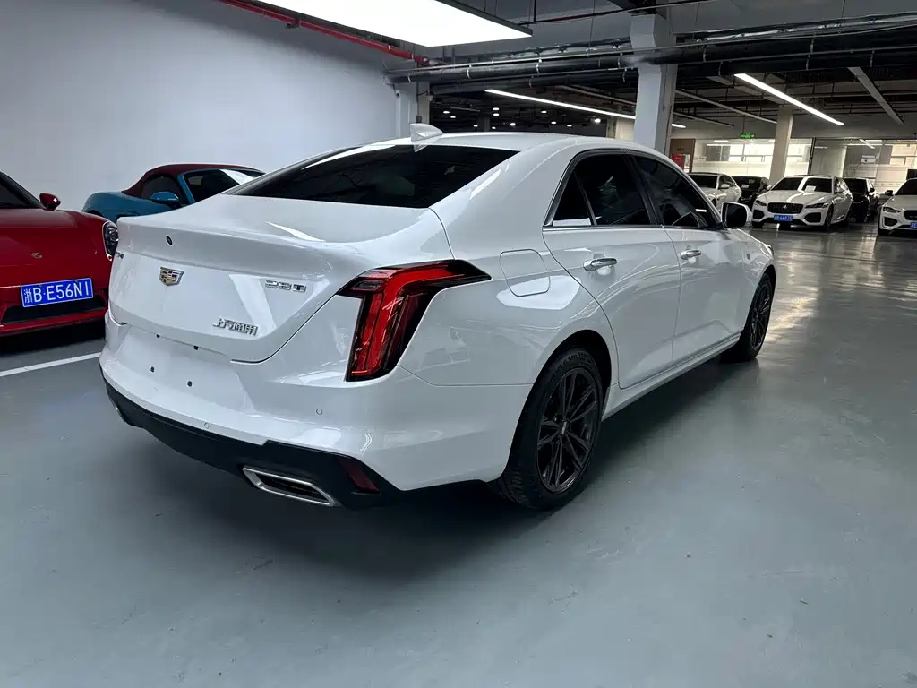 Cadillac CT4 2023 — фото 11