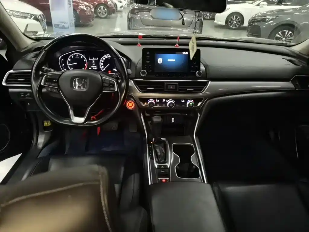 Honda Accord 2020 — фото 10