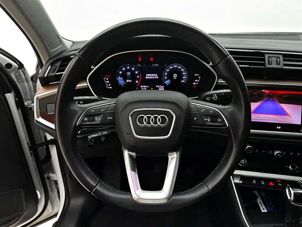 Audi Q3 2022 — фото 11
