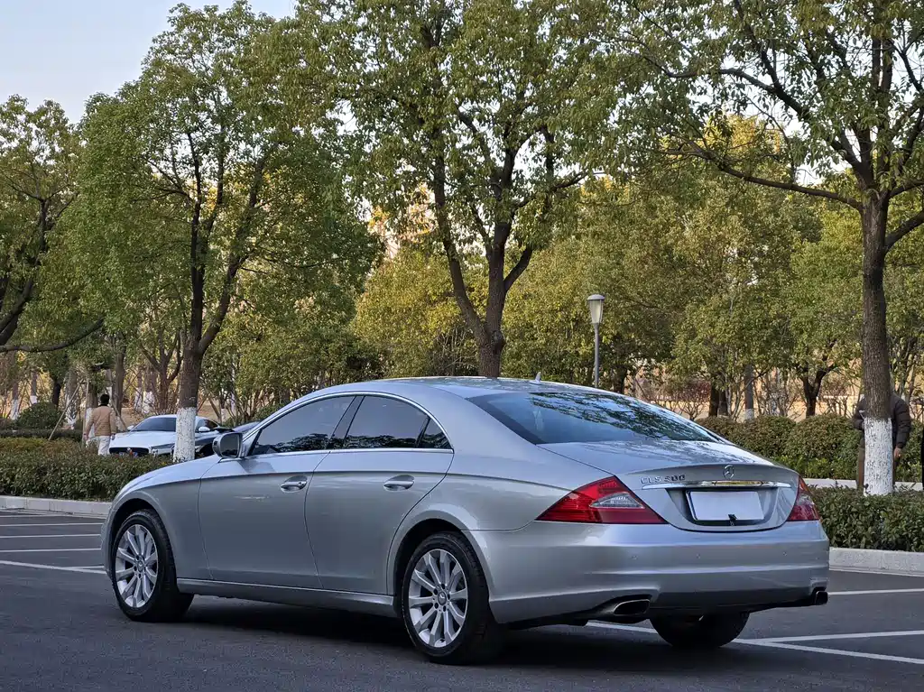 Mercedes-Benz CLS 2011 — фото 4