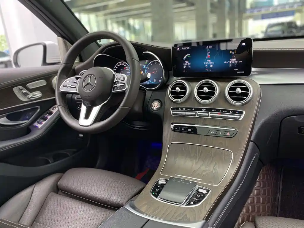 Mercedes-Benz GLC 2021 — фото 13