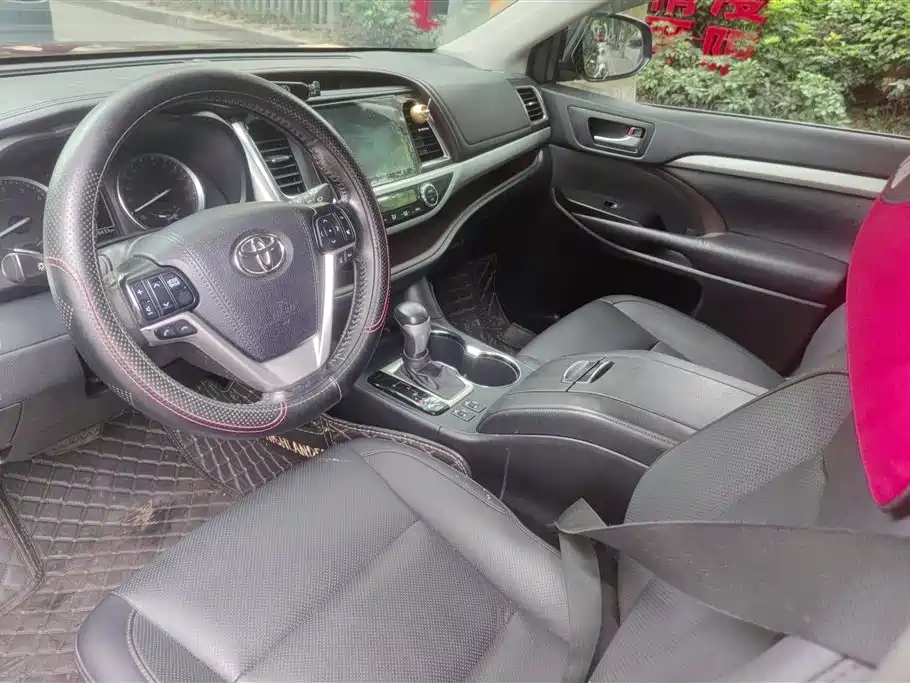 Toyota Highlander 2018 — фото 12