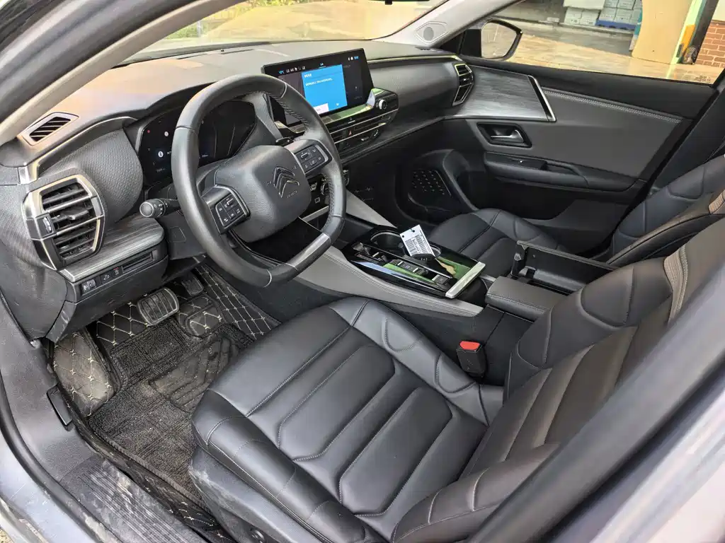 Citroën Versailles C5 X 2025 — фото 10