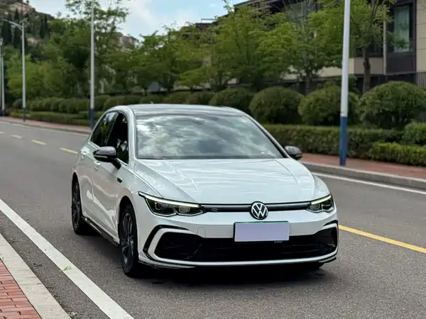 Volkswagen Golf 2023