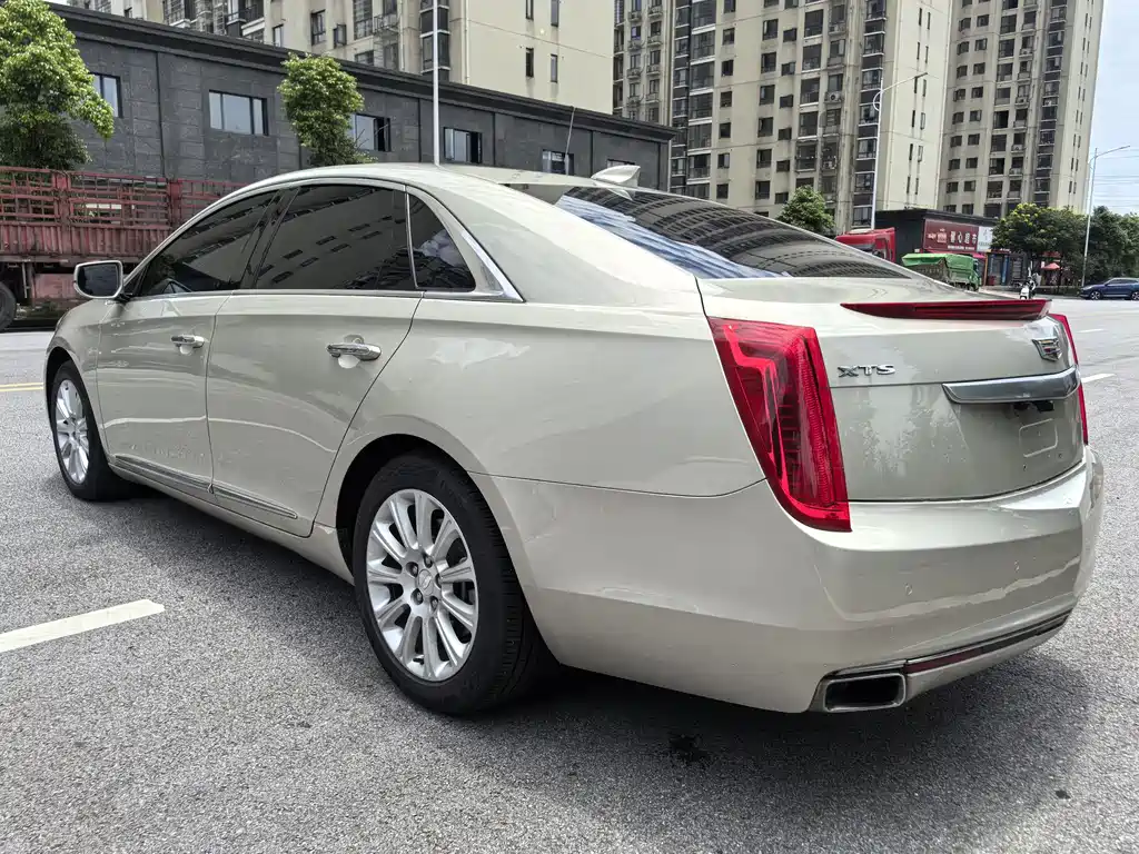 Cadillac XTS 2017 — фото 6