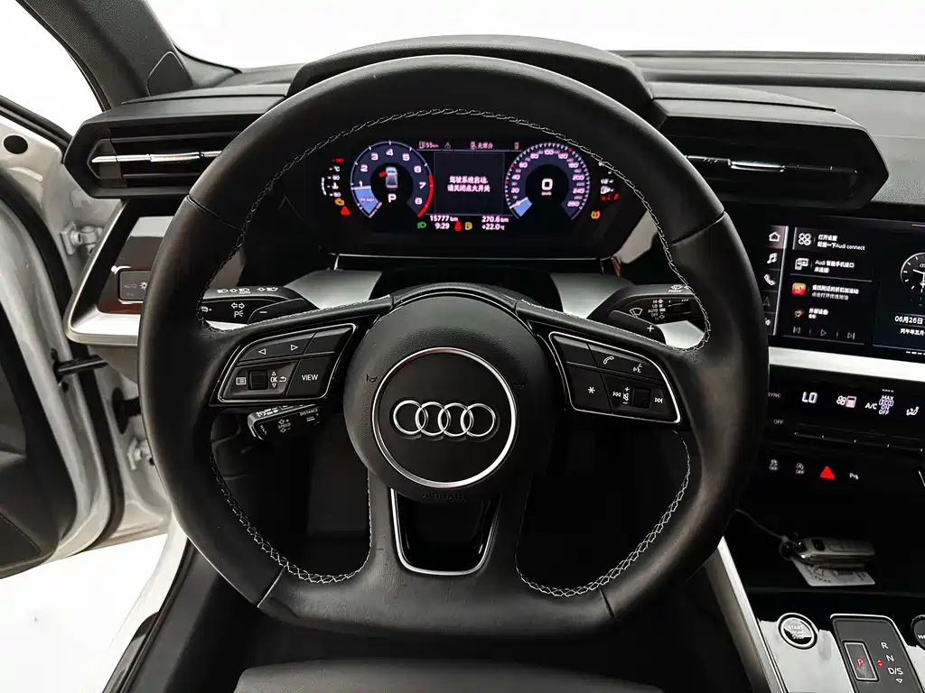 Audi A3 2023 — фото 19