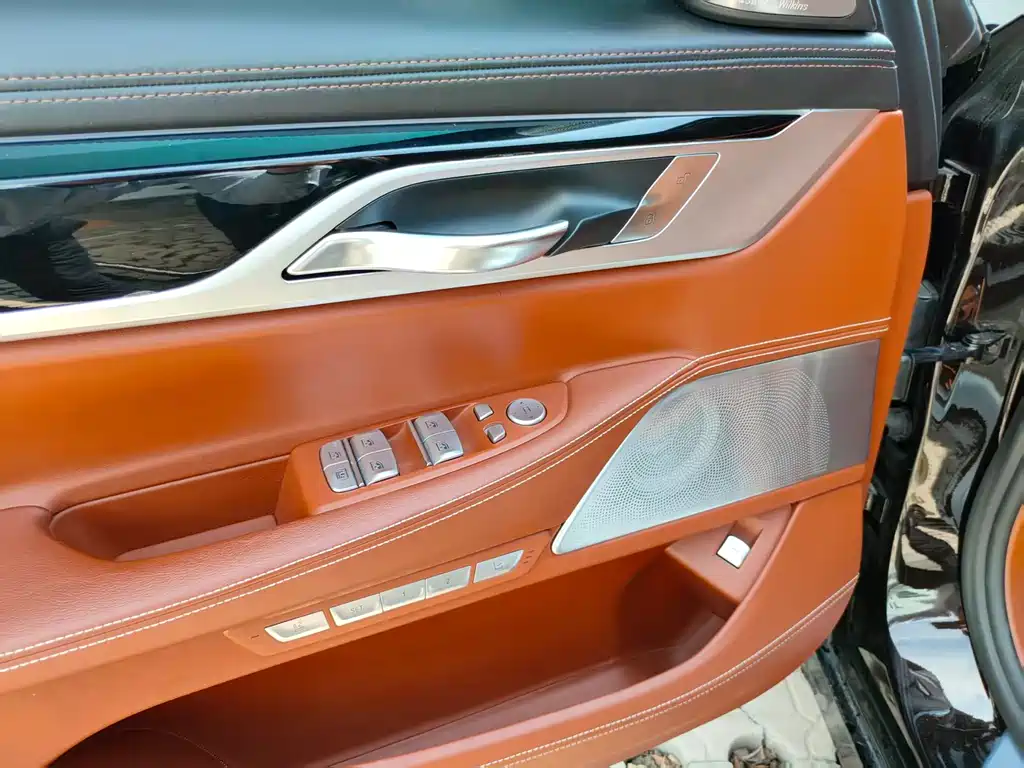 BMW 7 Series 2018 — фото 17
