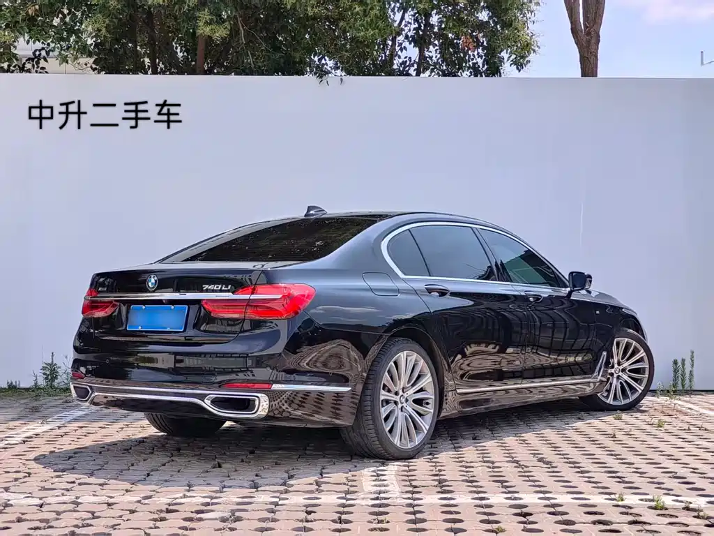 BMW 7 Series 2018 — фото 24