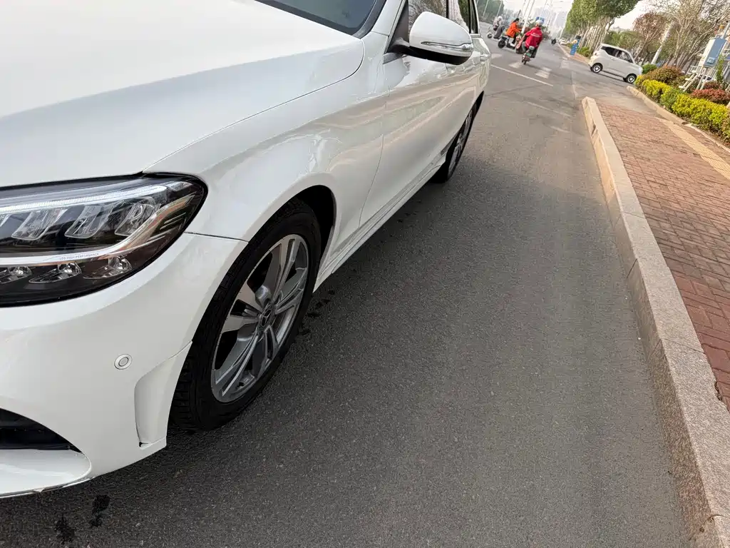 Mercedes-Benz C-Class 2020