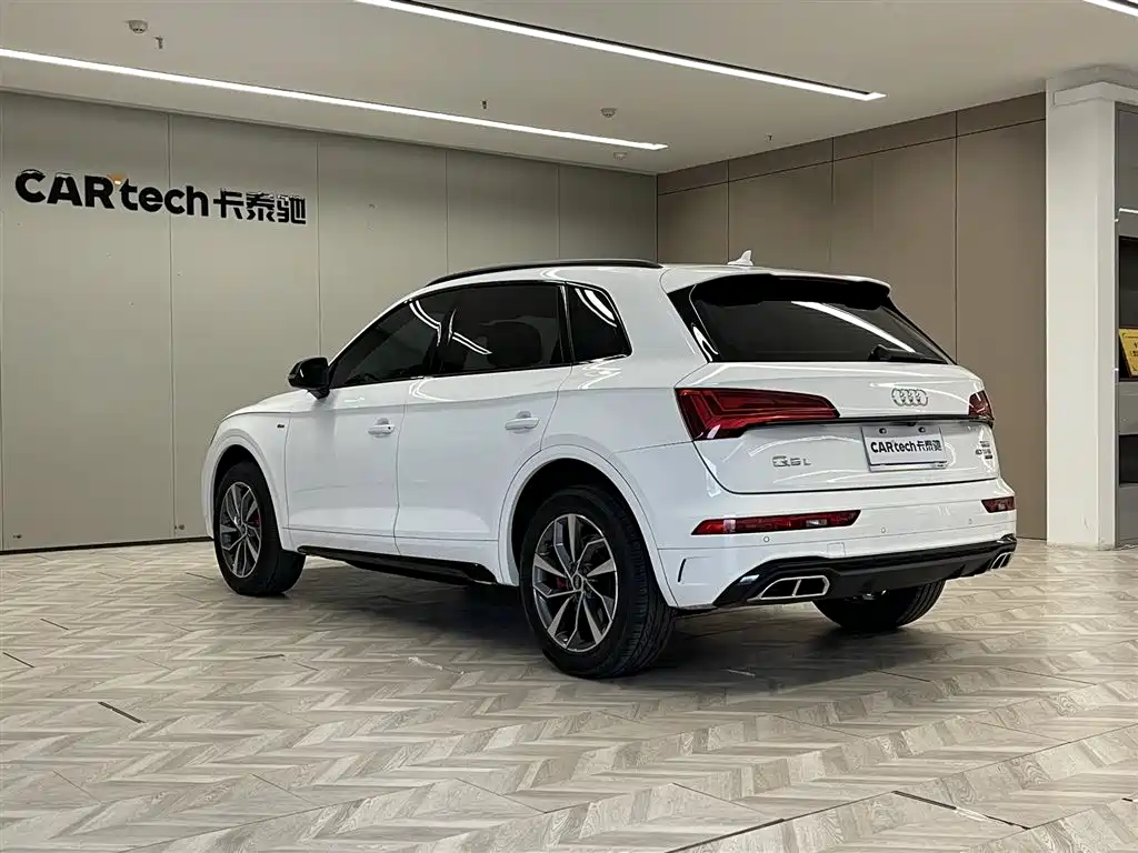 Audi Q5L 2024 — фото 7