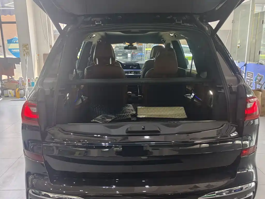 BMW X7 2021