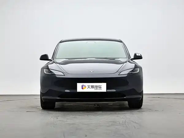 Tesla Model 3 2024