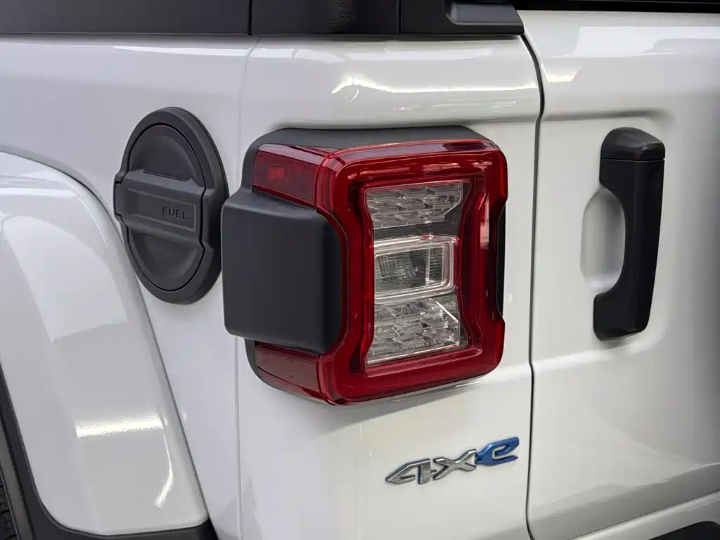 Jeep Wrangler New Energy 2023 — фото 10