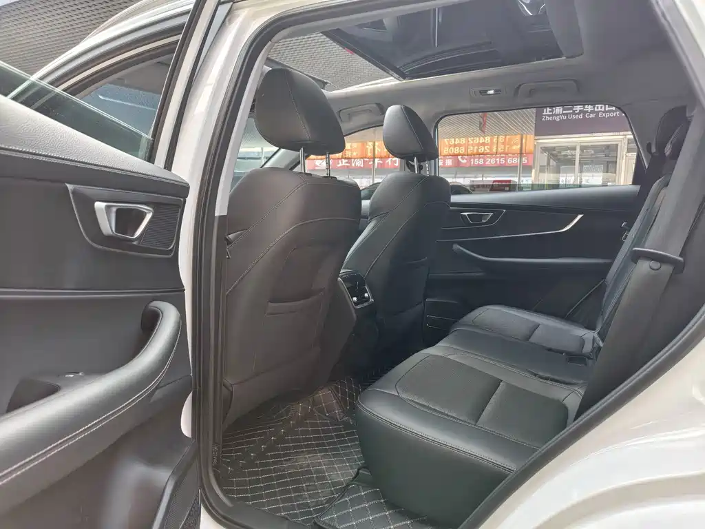 Chery Tiggo 8 2023 — фото 10