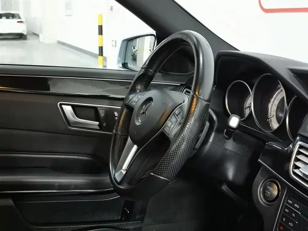 Mercedes-Benz E-Class 2015 — фото 22