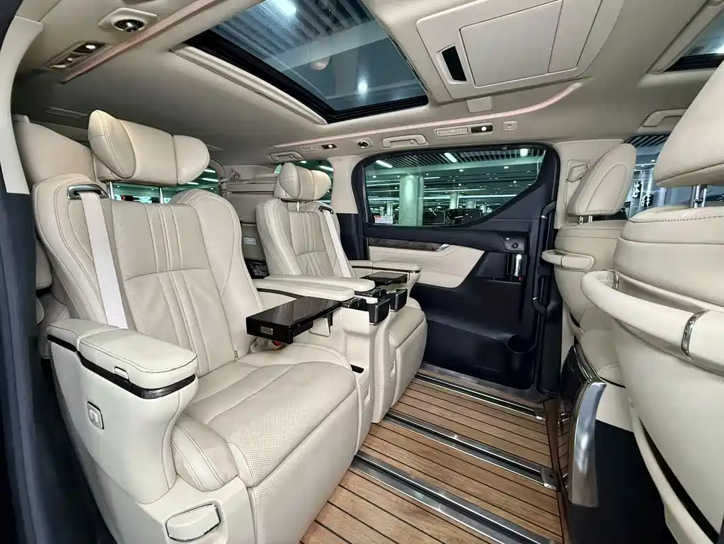 Toyota Alphard 2020 — фото 15