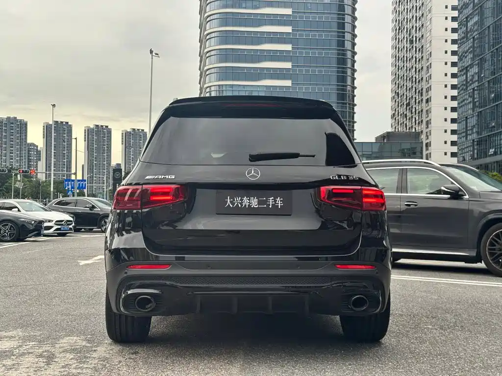 Mercedes-Benz GLB AMG 2026 — фото 5