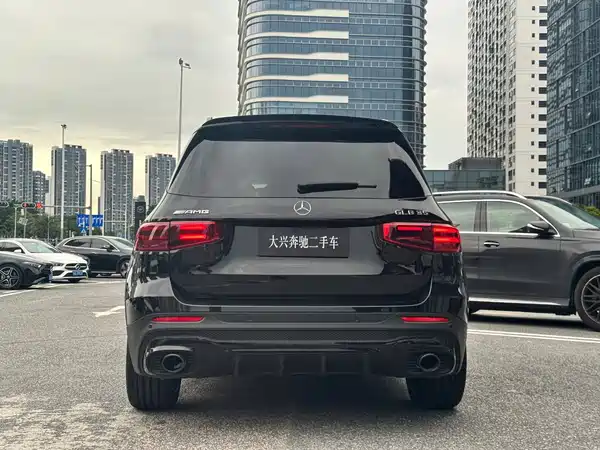 Mercedes-Benz GLB AMG 2026