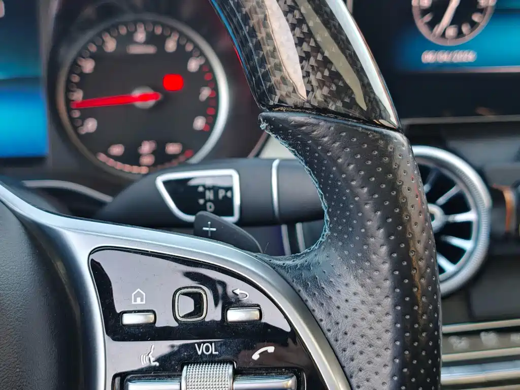 Mercedes-Benz C-Class 2019 — фото 19